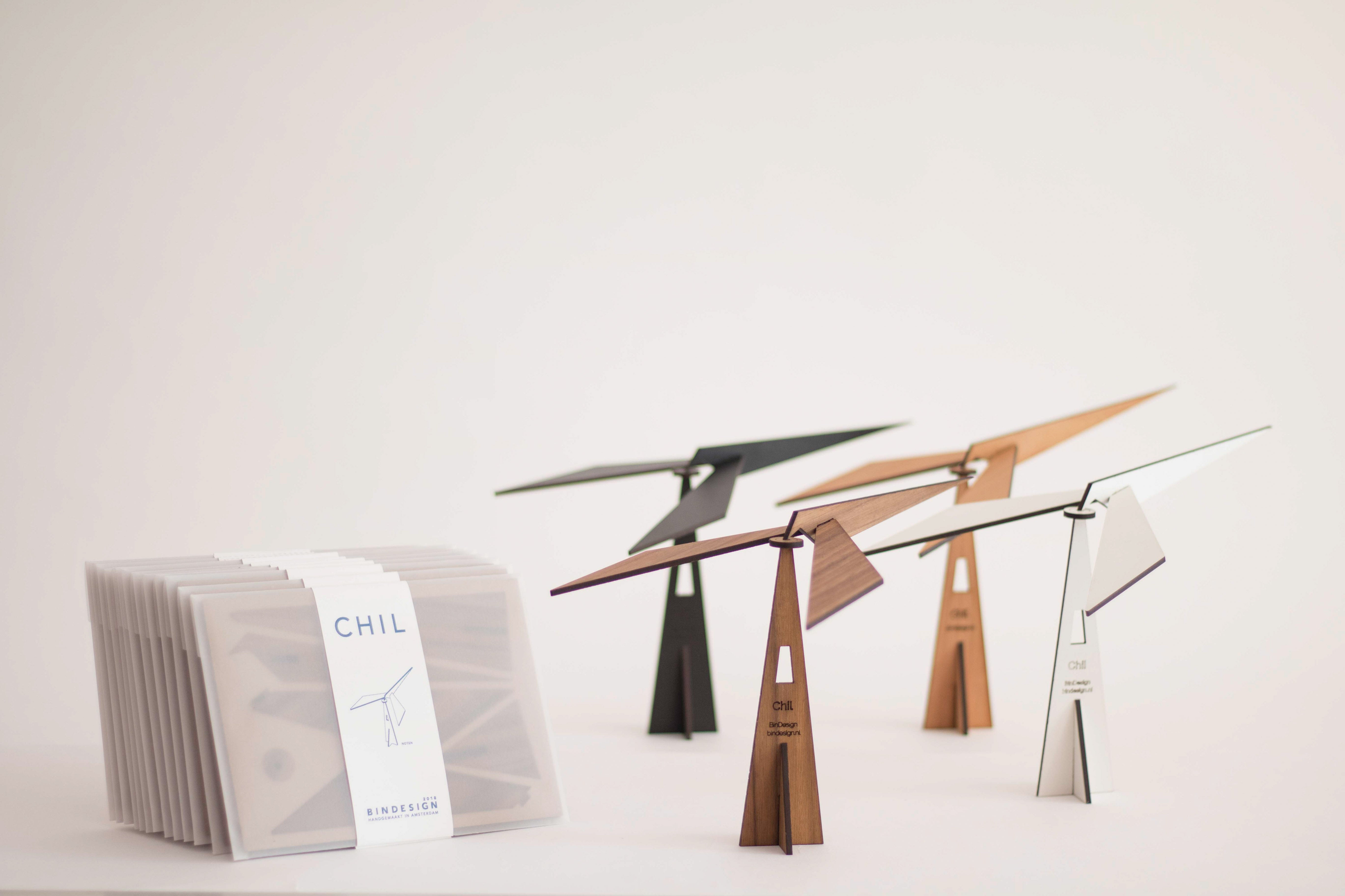 CHIL zwart - balancerende vogel mobile