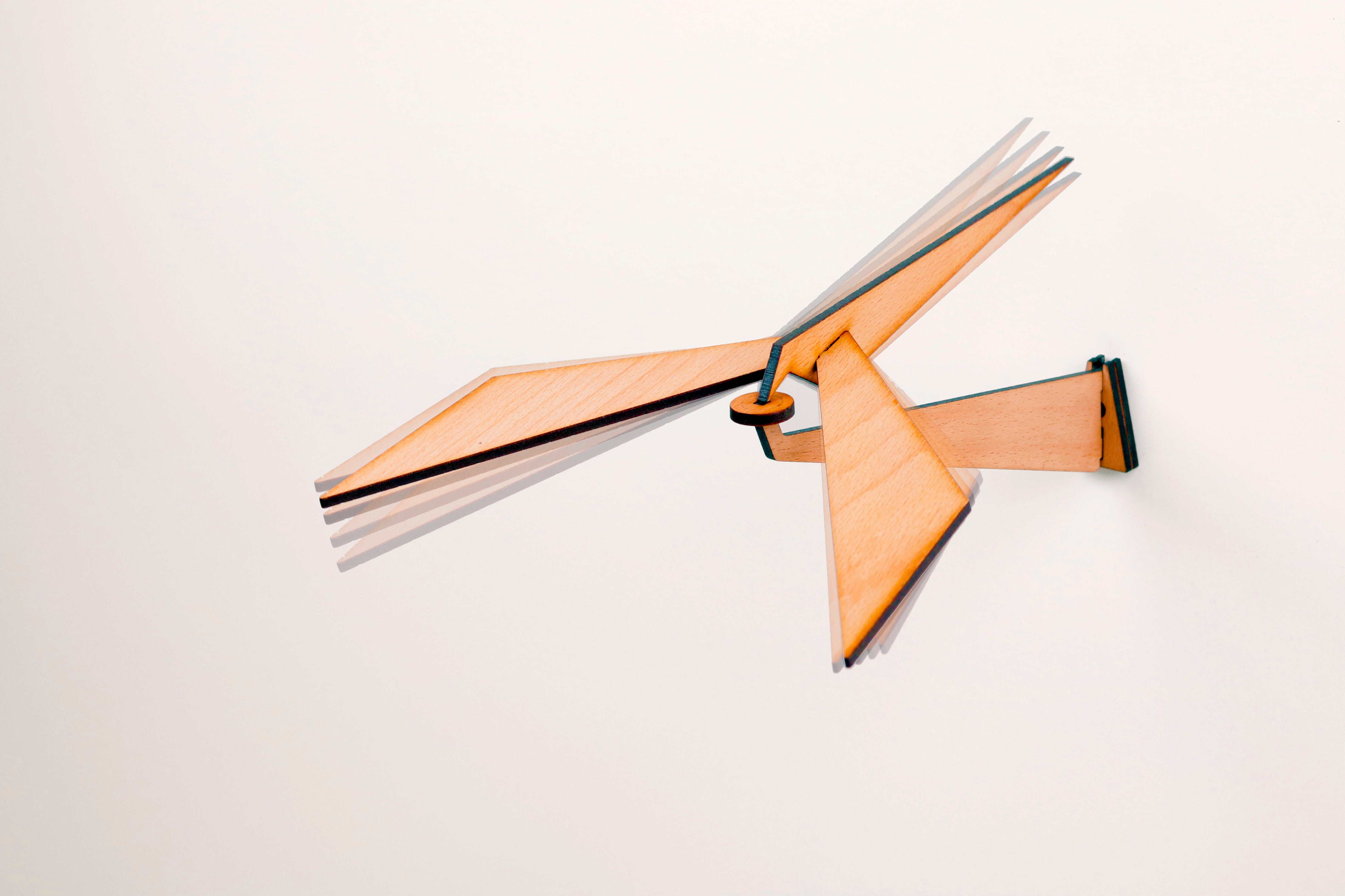 MUUR CHIL beuken - balancerende vogel mobile